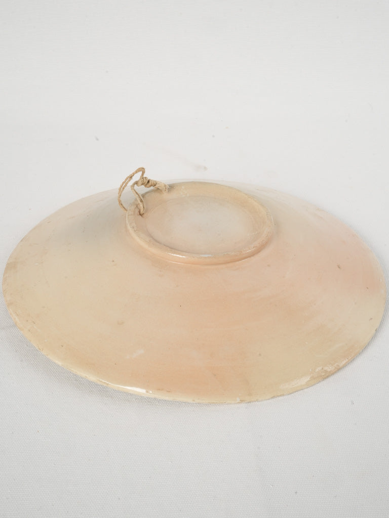 Coastal-themed exaggerated fins bowl
