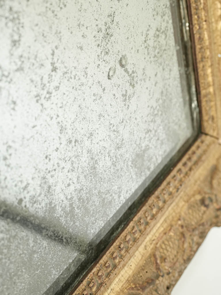 Noble decorative pediment mirror