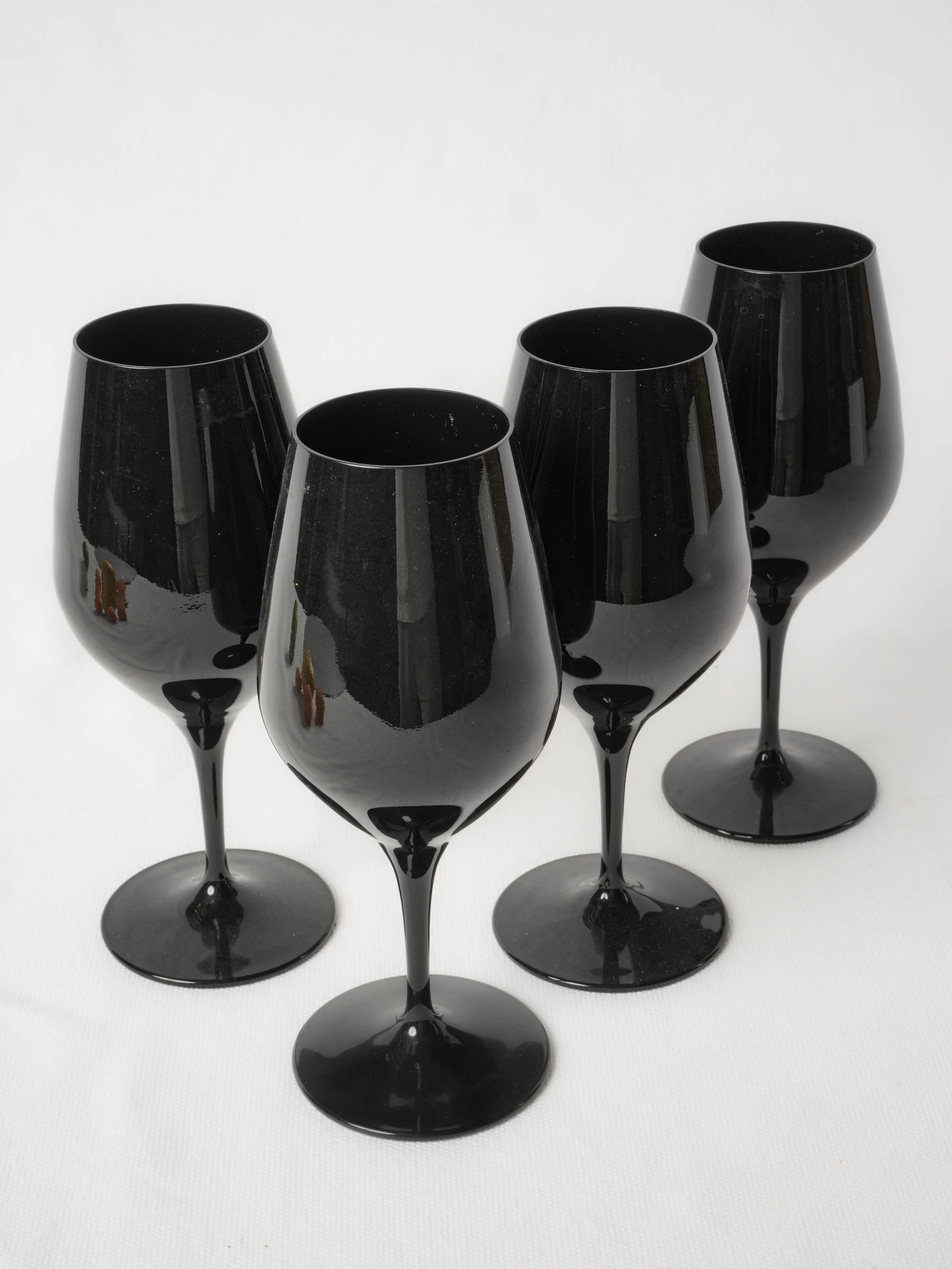 Set of Four Opaque Blue Black Wine Glasses - Blind Tasting