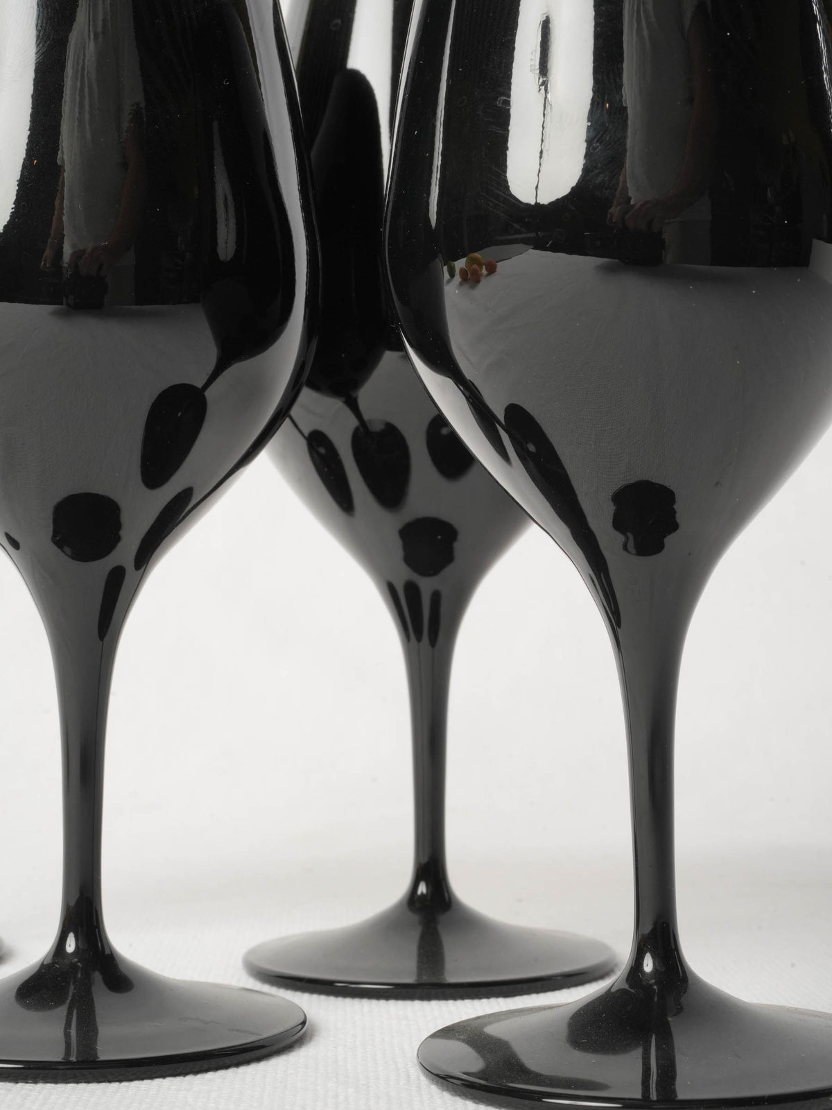Set of Four Opaque Blue Black Wine Glasses - Blind Tasting