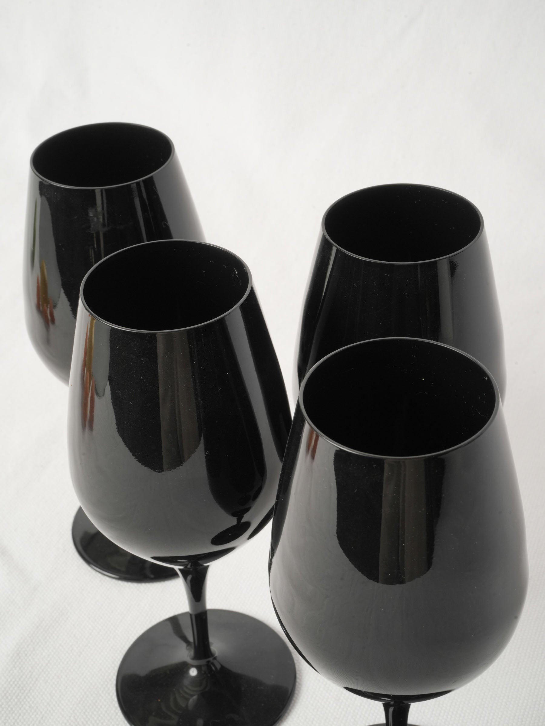 Set of Four Opaque Blue Black Wine Glasses - Blind Tasting