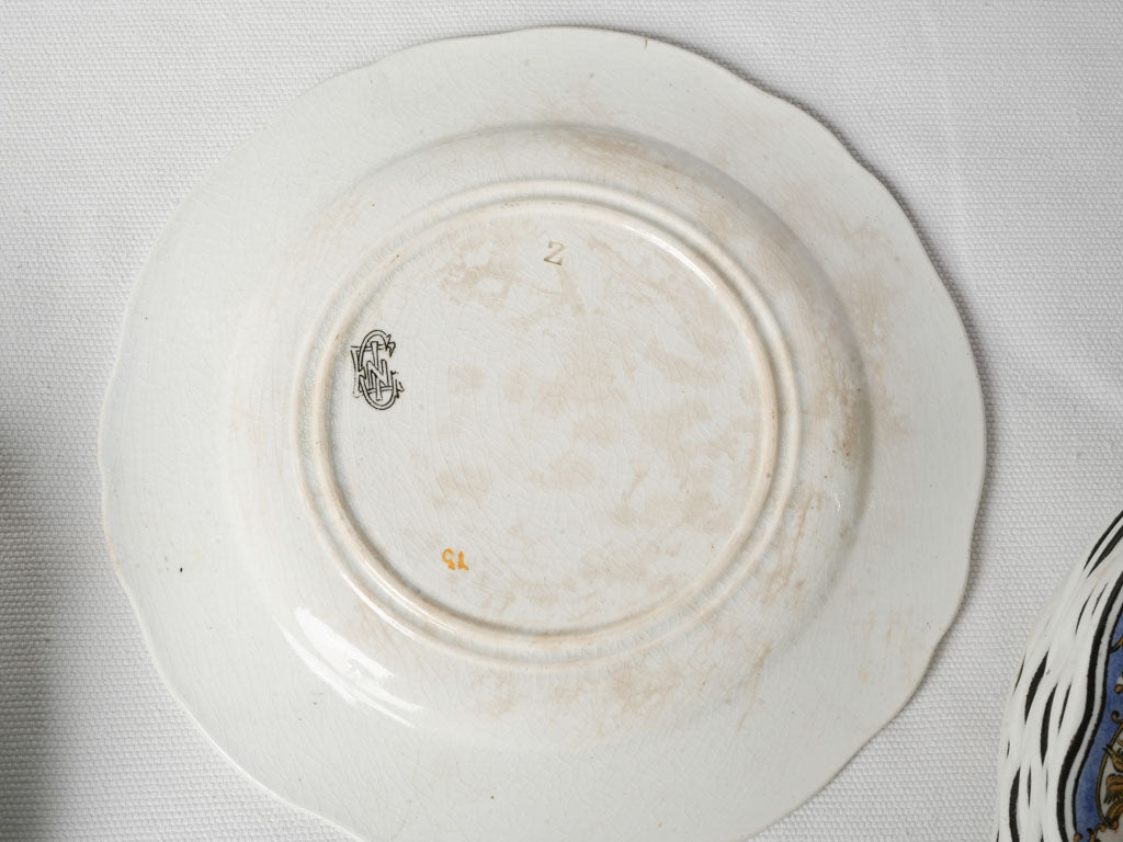Luminous blue ribbon bordered plates