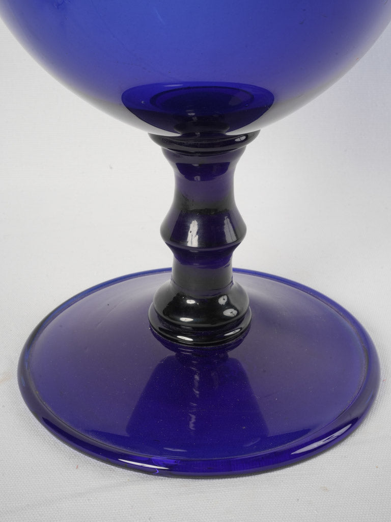 Collectible large-scale apothecary vessel