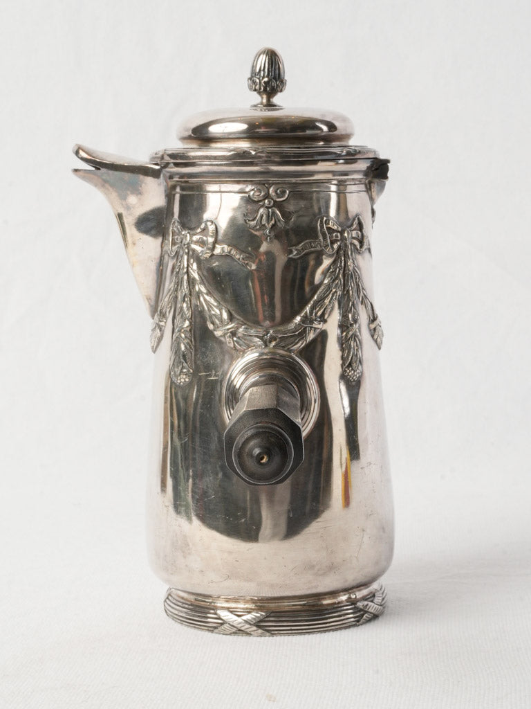 Patina-rich cylindrical chocolate pot