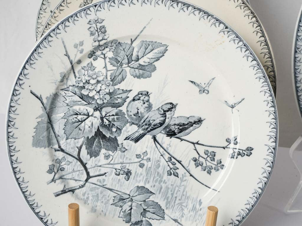Glazed earthenware tableware set