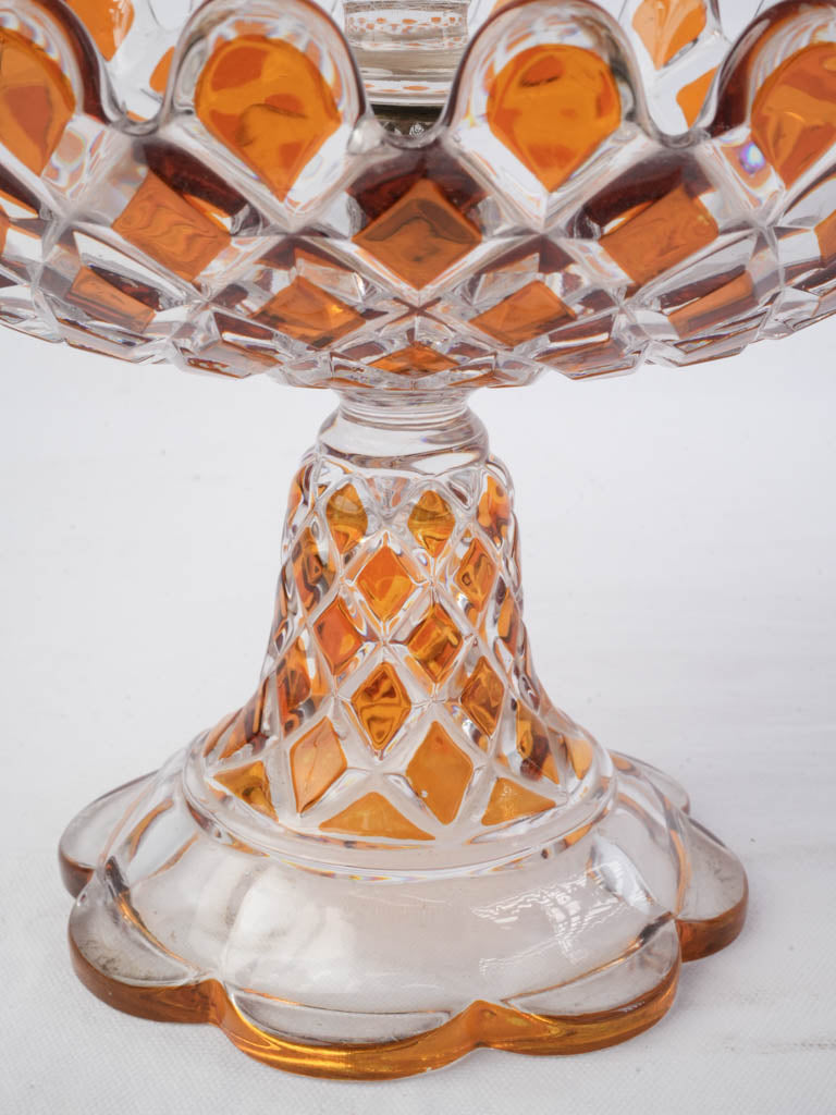 Finely raised diamond motif relief