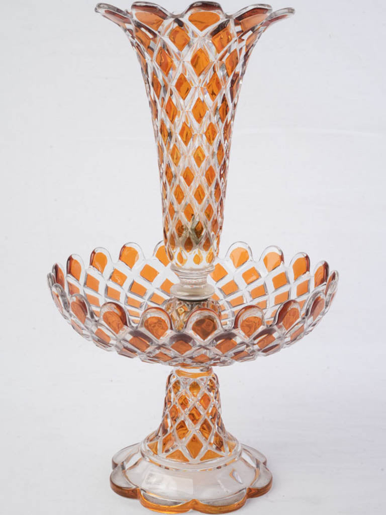 Scalloped pedestal decorative centerpiece