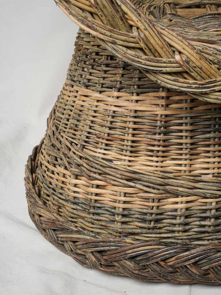 Tonal variation wicker chair