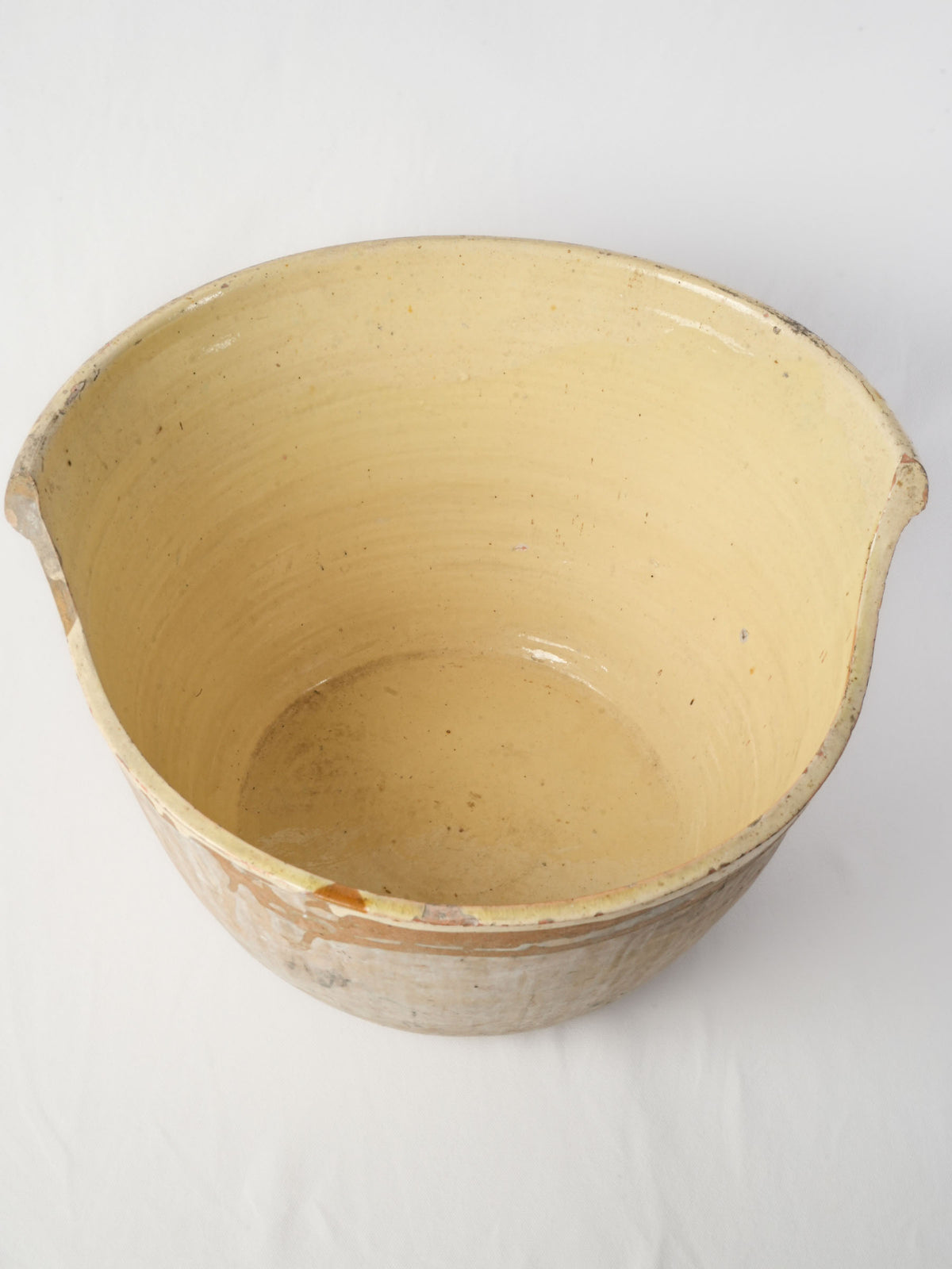 Antique Glazed Earthenware Sitz Bath in Pale Yellow - 11¾" x 20½"