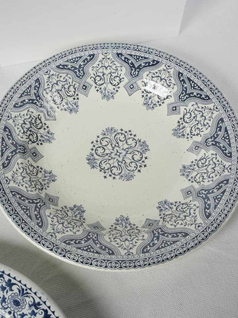 Decorative medallion serving platter set