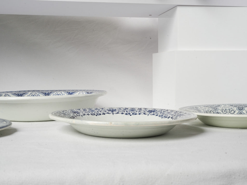 Heritage arabesque cartouche plate set