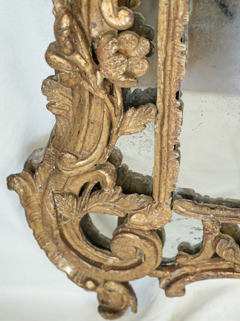 Elegant 18th-century statement mirror