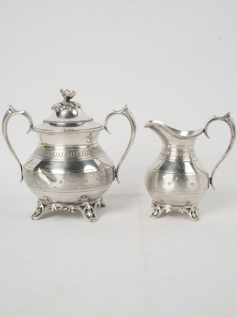 Delicate flower-lid engravings