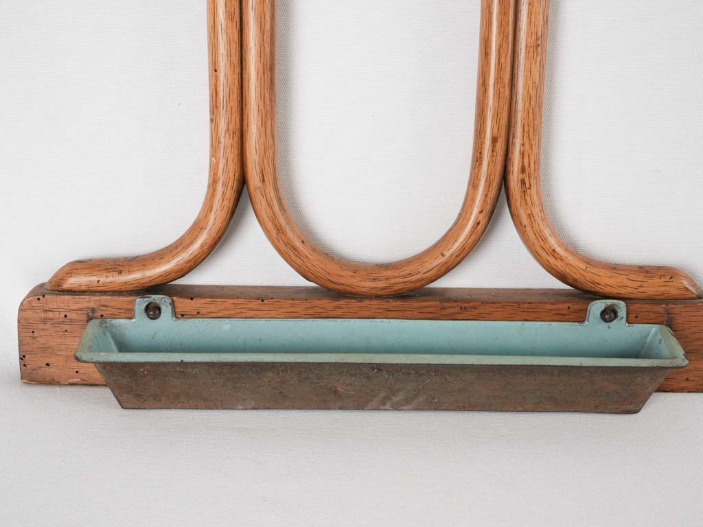 Traditional Beechwood cue holder with tray