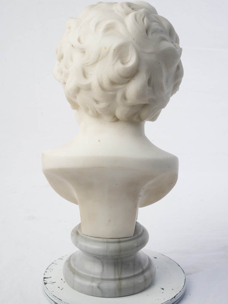 Elegant naturalistic marble figure