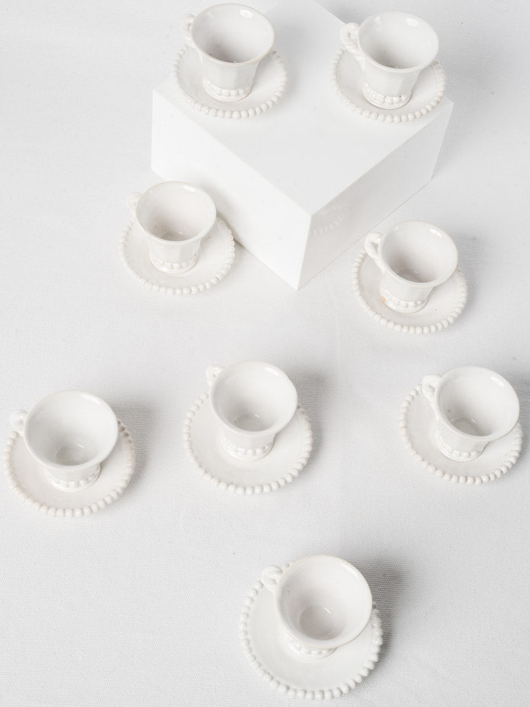Elegant beaded circular base service