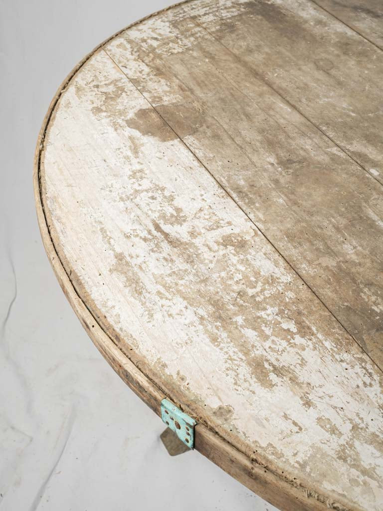 Sculptural traditional winegrower’s table