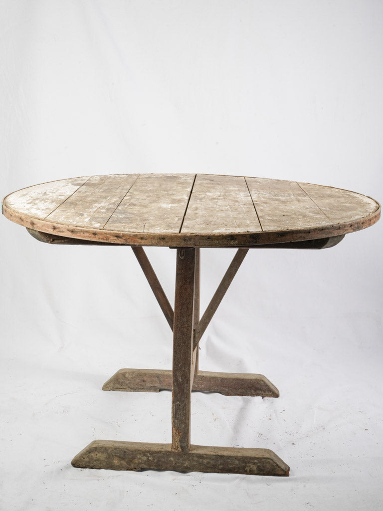 Charming countryside fir table  