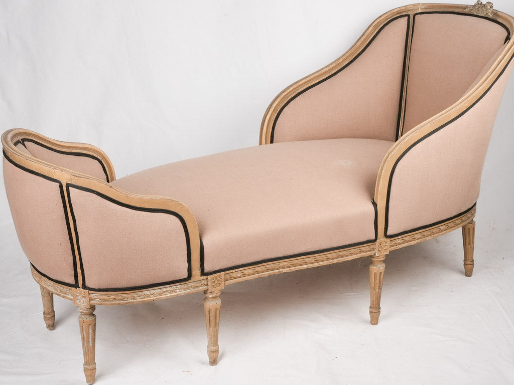 Ornate beechwood Louis XVI chaise longue