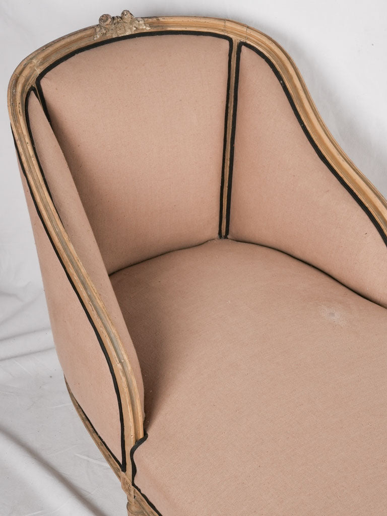 Refined late-19th-century chaise longue
