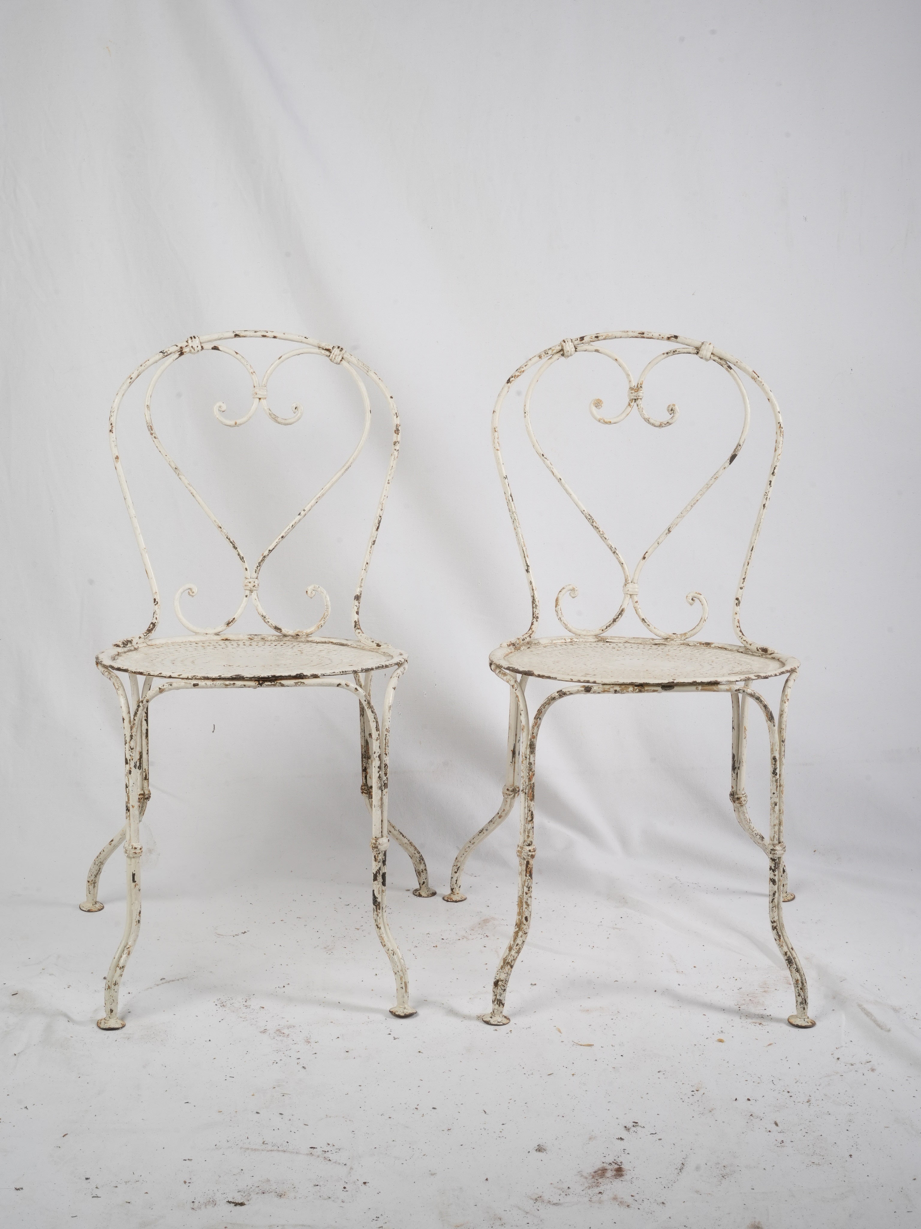 Weathered patina garden furniture