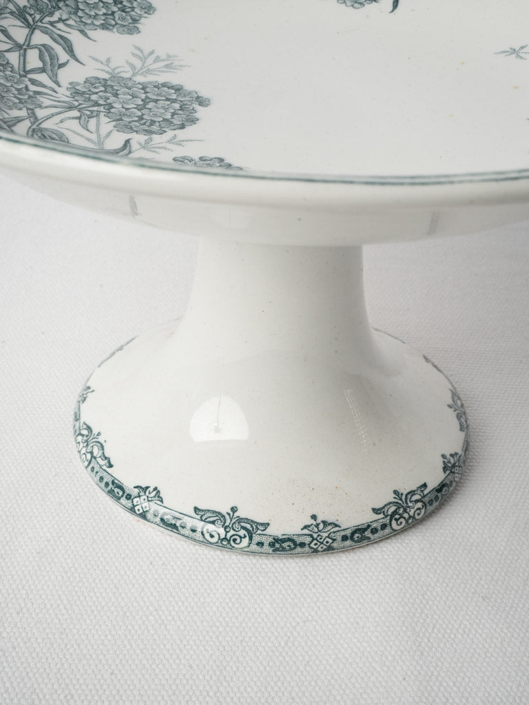 Timeless naturalistic floral centerpiece