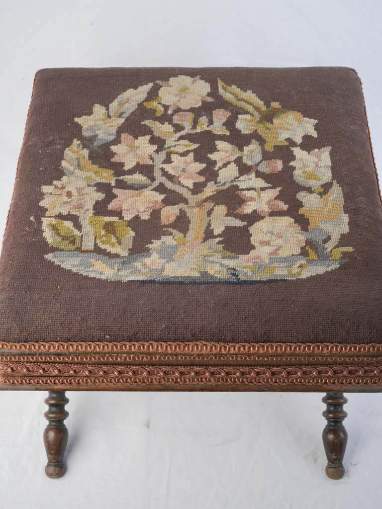 Medieval splay-leg French stool