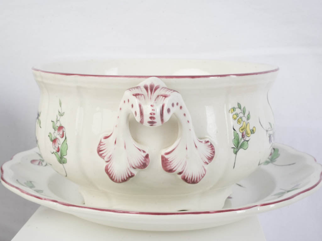 Painted floral decorative collectors' plates