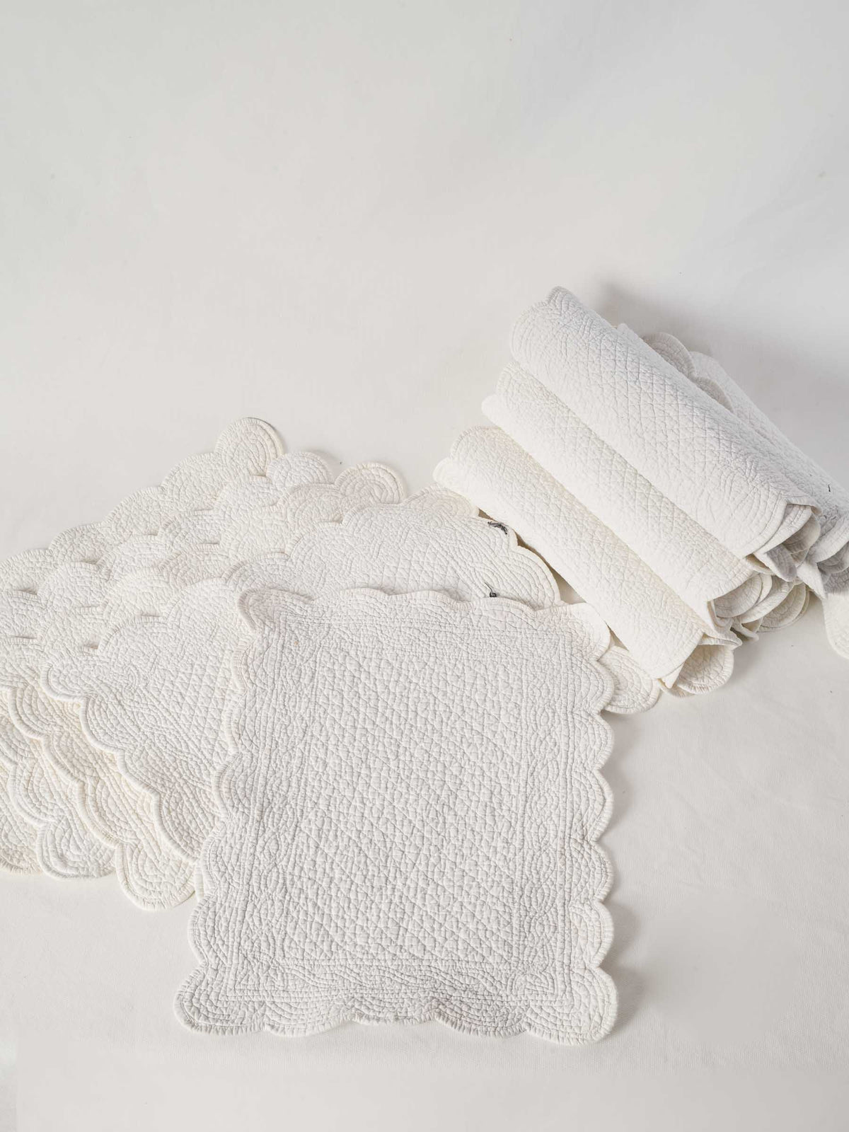 Set of 10 White Provençal Embroidered Placemats with Scalloped Edges 13¾" x 17¾"