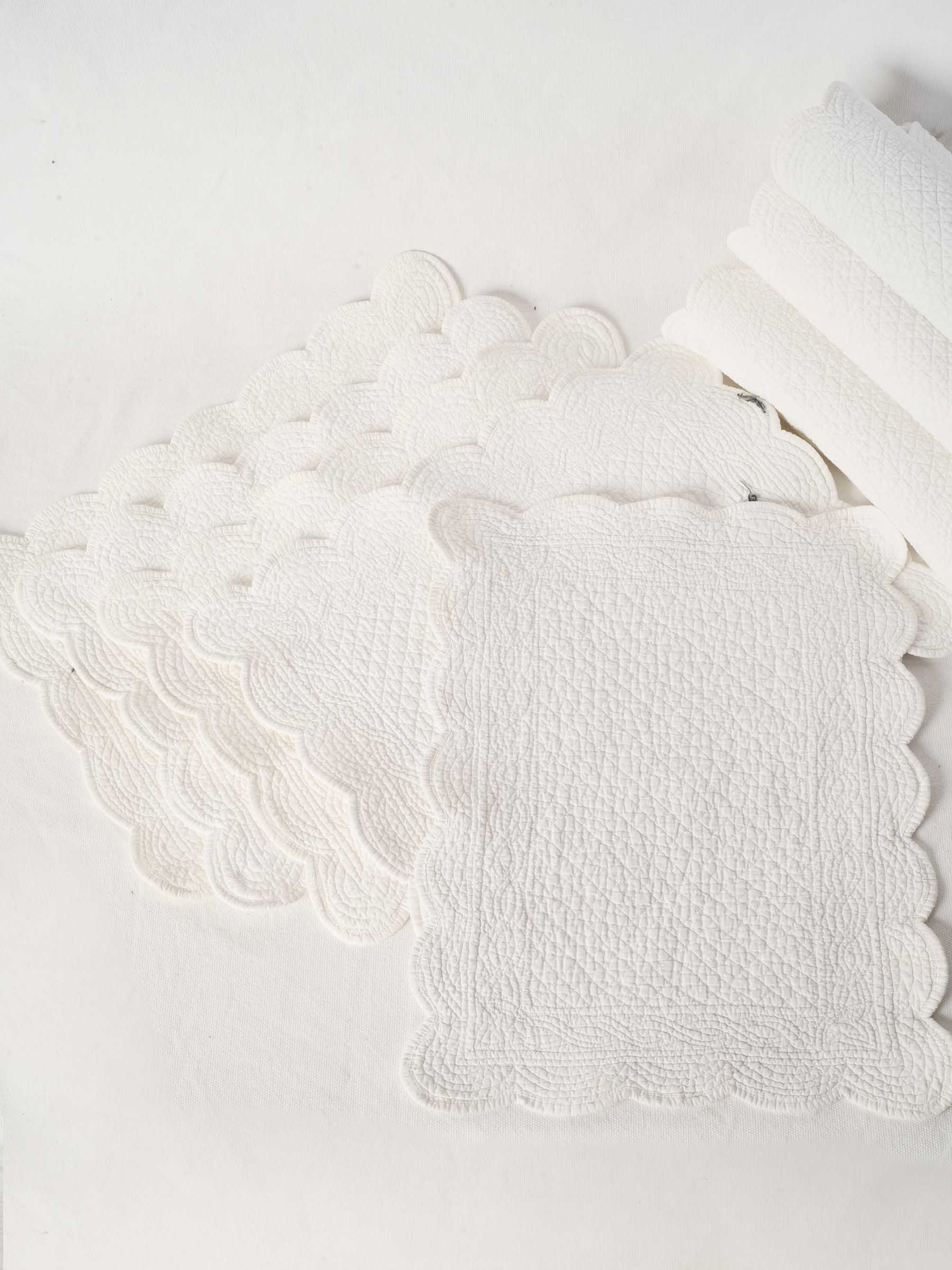 Set of 10 White Provençal Embroidered Placemats with Scalloped Edges 13¾" x 17¾"