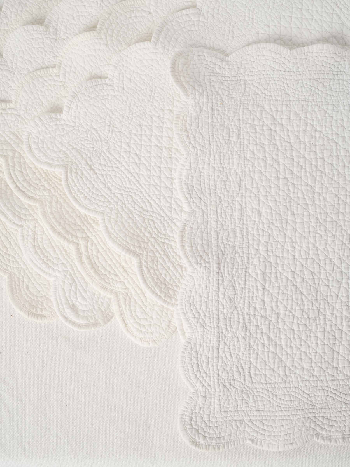Set of 10 White Provençal Embroidered Placemats with Scalloped Edges 13¾" x 17¾"