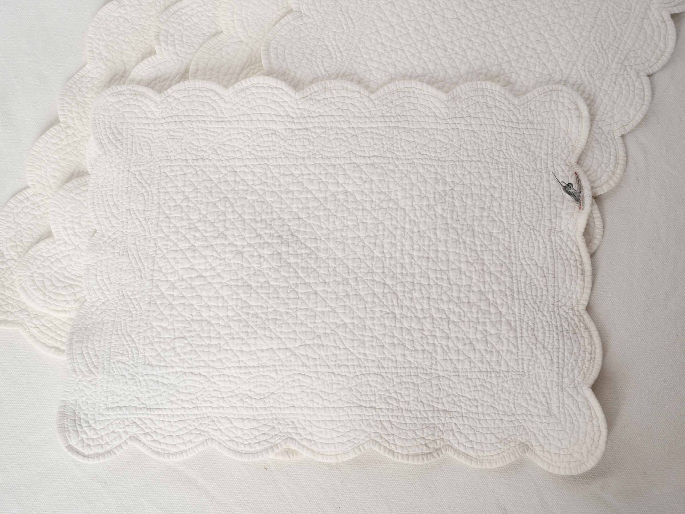 Set of 10 White Provençal Embroidered Placemats with Scalloped Edges 13¾" x 17¾"