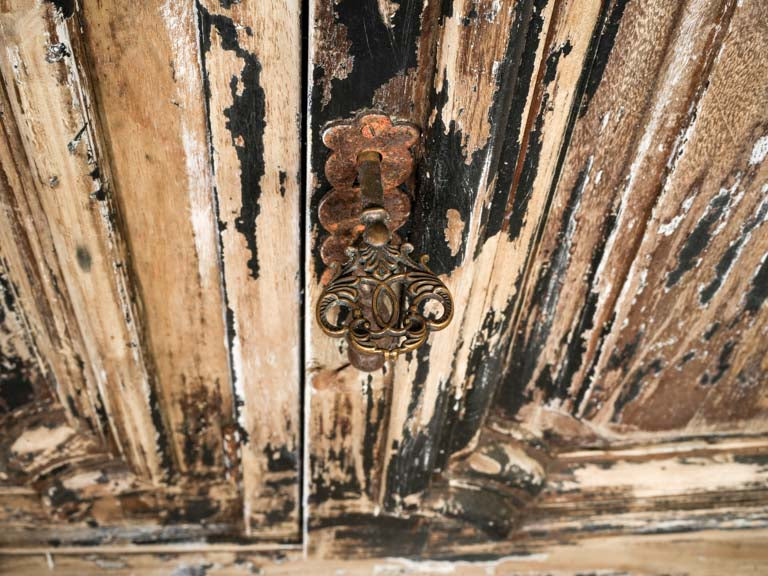 Timeless silhouette French vitrine cabinet