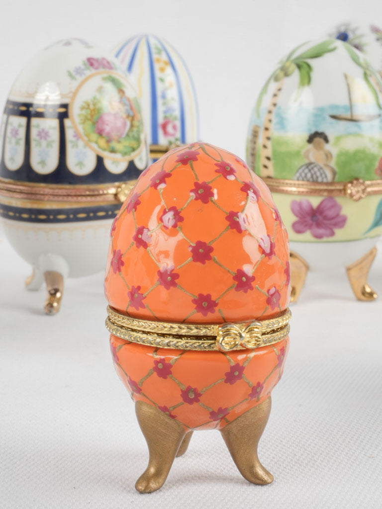 Collection of 16 porcelain hinged egg containers 4"