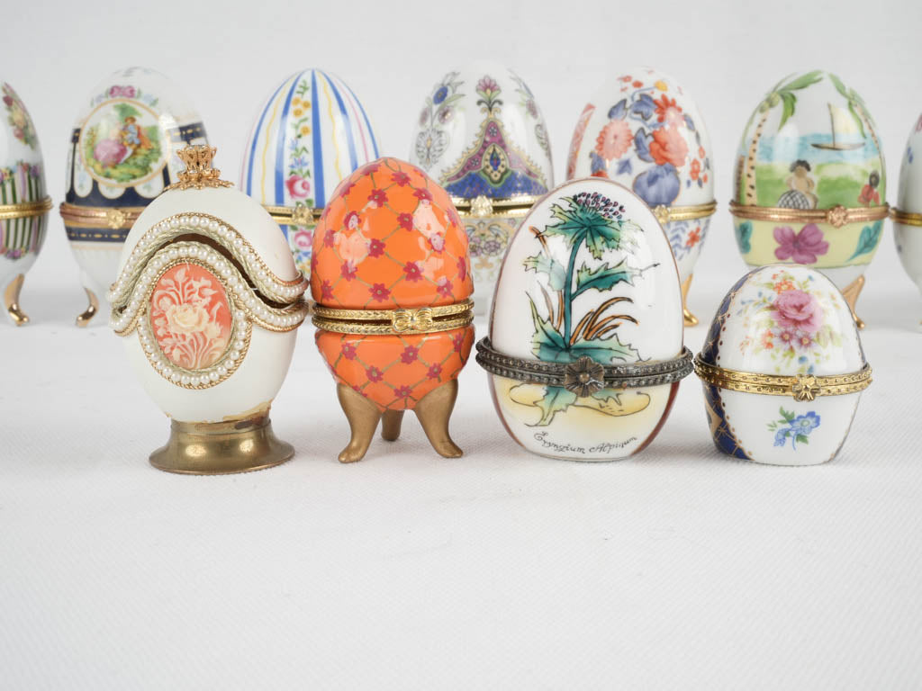 Collection of 16 porcelain hinged egg containers 4"