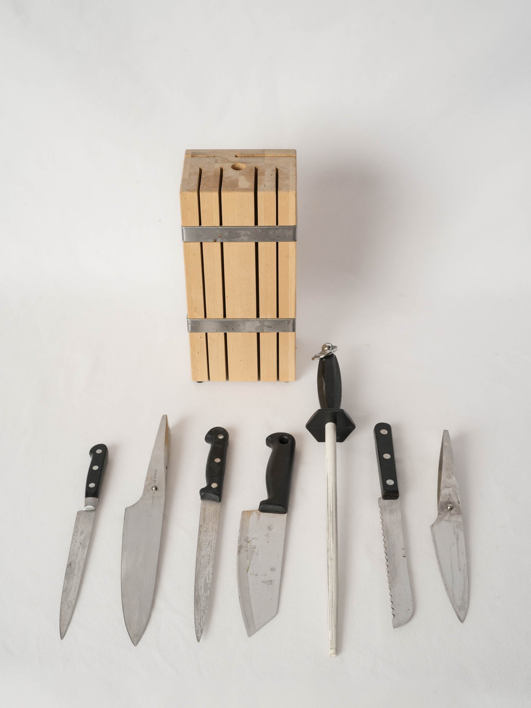 French Knife Set in a Wooden Block - Set 1