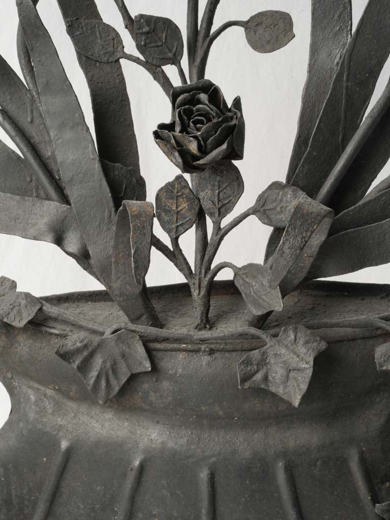 Tassel-accented timeless home accessory