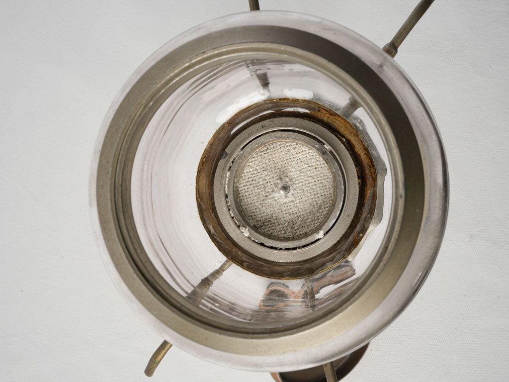 Intricate manually-operated spigot fountain