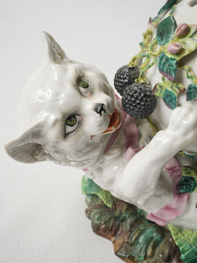 Finely modeled porcelain artifact