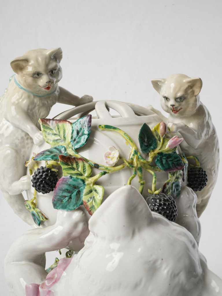 Handcrafted Thuringian porcelain display  