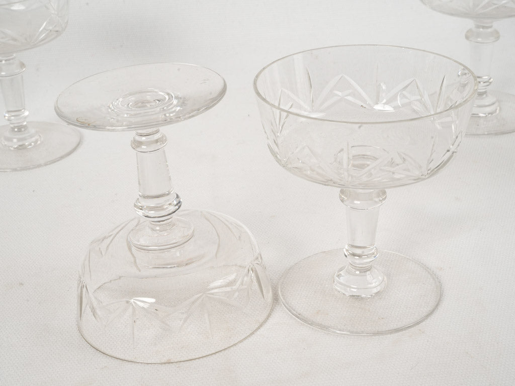 Harmonious form French coupes