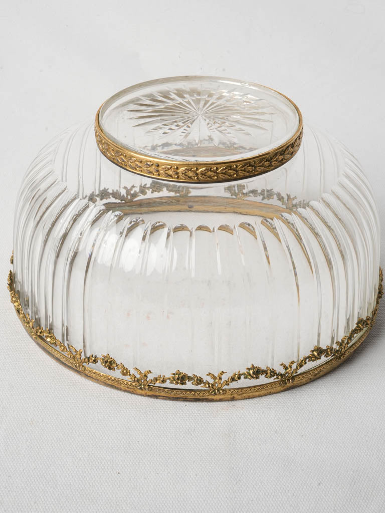 Refined decorative crystal bowl