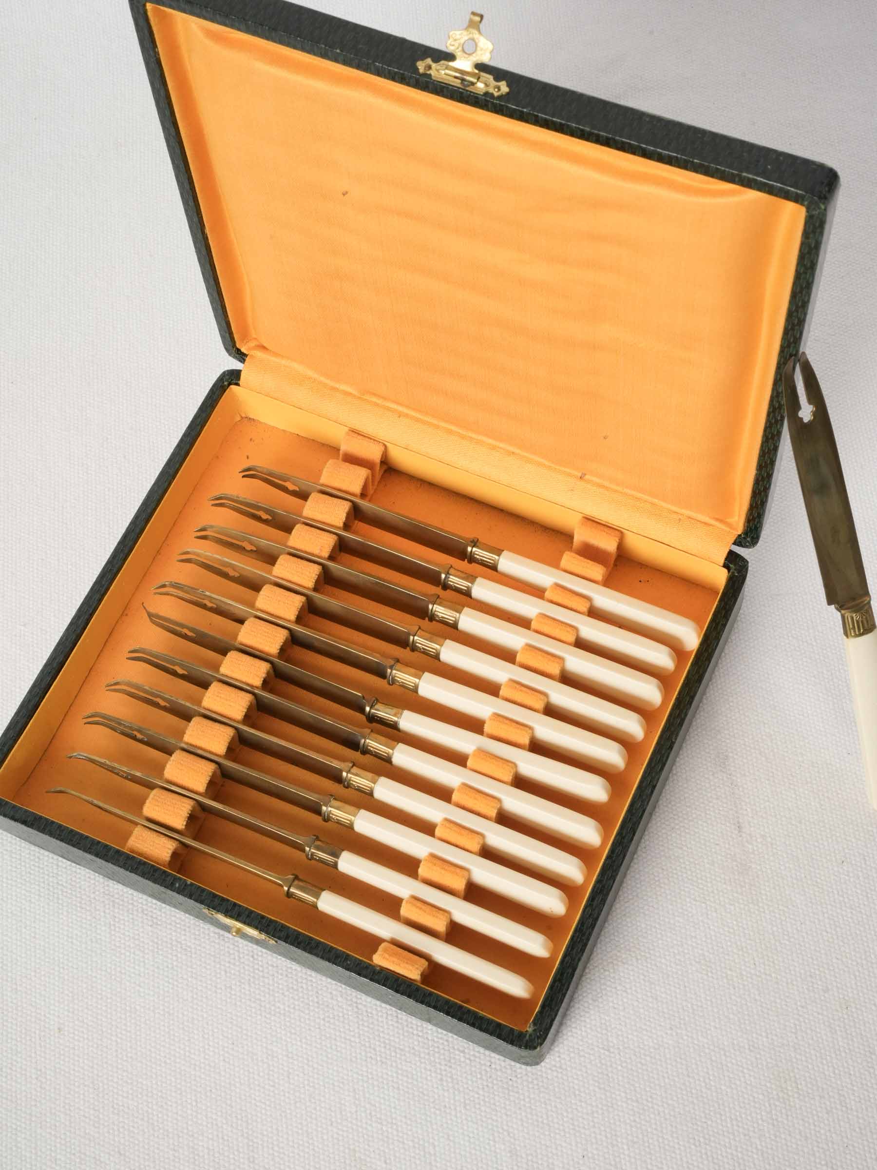 Set of 12 Antique French Table Knives in Green Leatherette Case