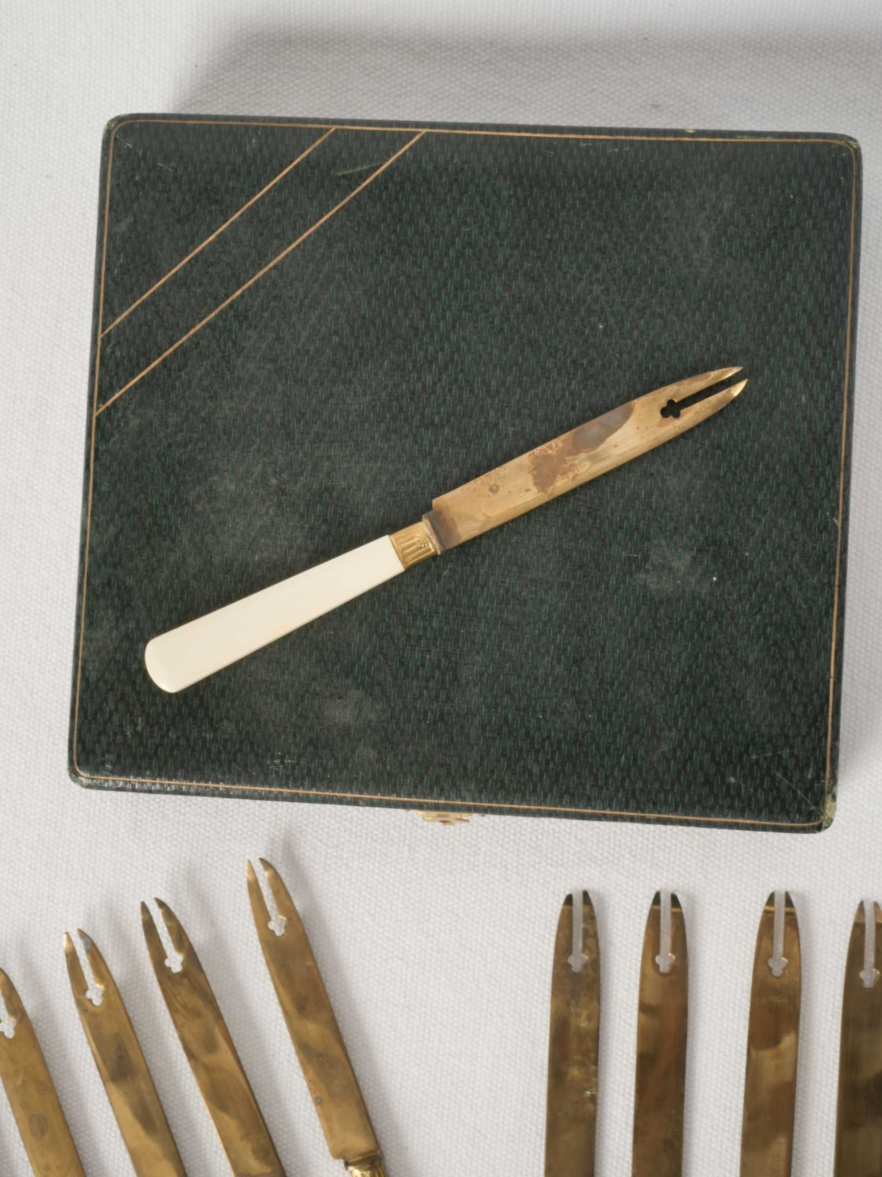 Set of 12 Antique French Table Knives in Green Leatherette Case