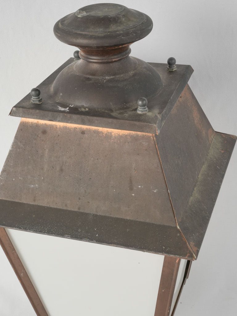Time-honored iron lamppost topper
