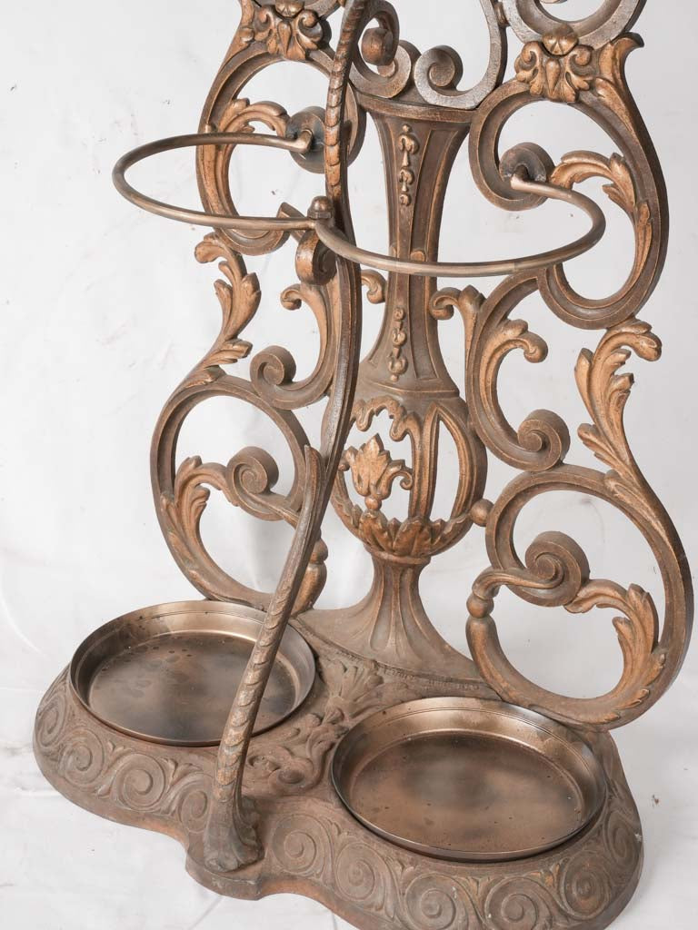 Timeless design iron coat rack