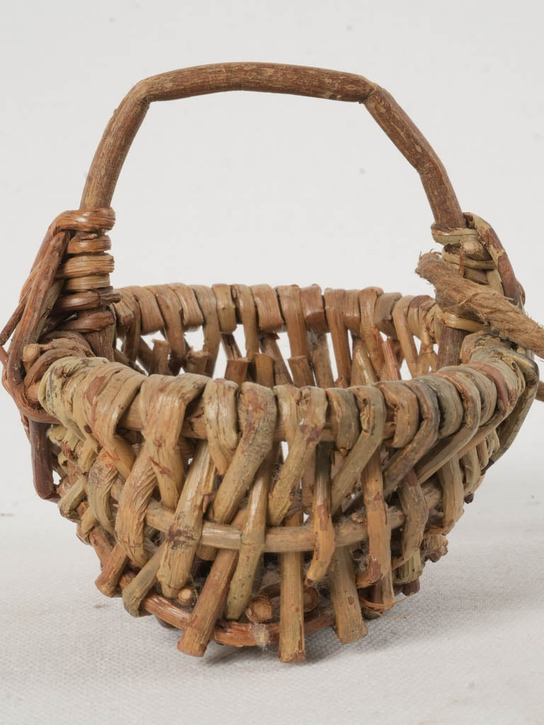 Classic European market play basket