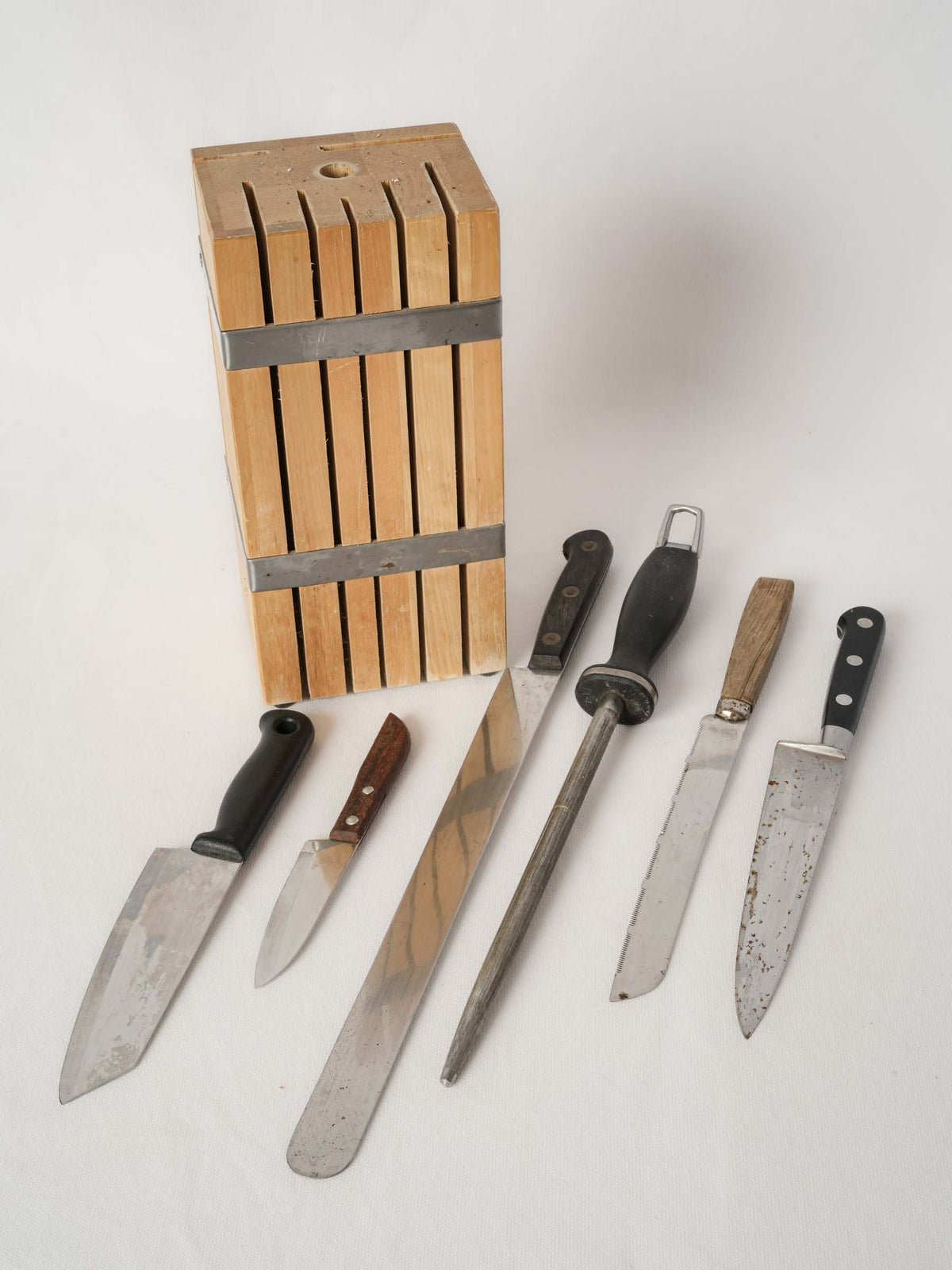 French Knife Set in a Wooden Block from Patricia Wells’s Cooking School - Set 4