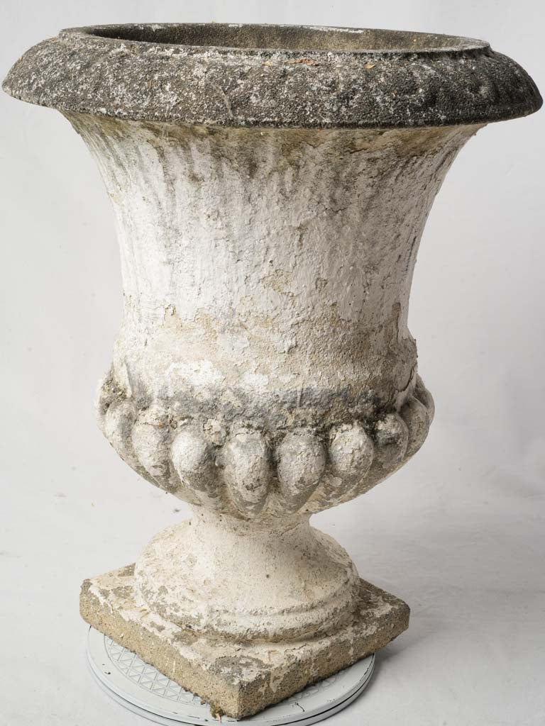 Chalky off-white concrete jardinière