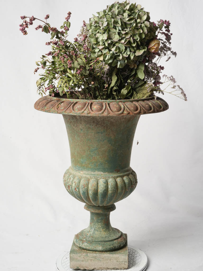 Classical silhouette Medici urn